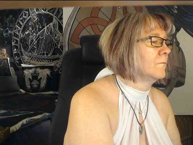 90dTitten webcam