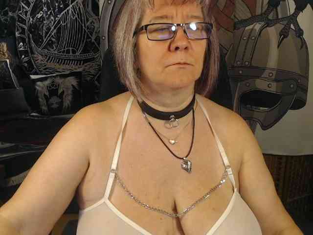 90dTitten webcam