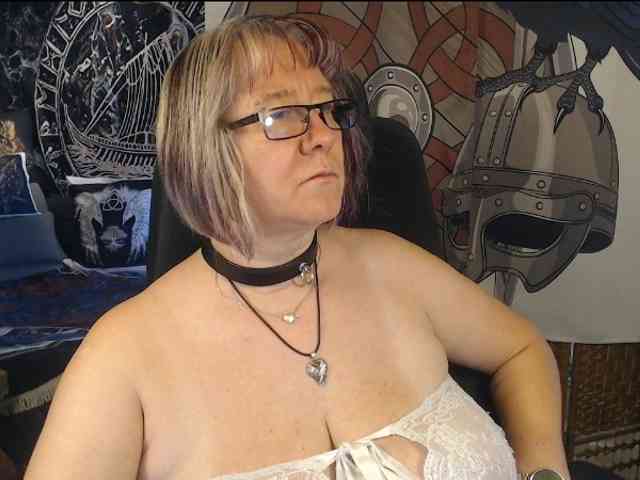 90dTitten webcam
