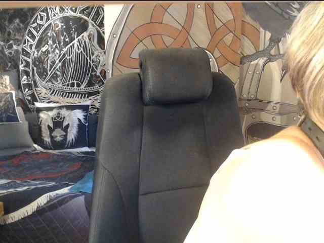 90dTitten webcam