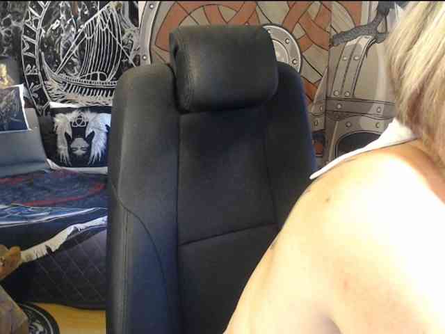 90dTitten webcam