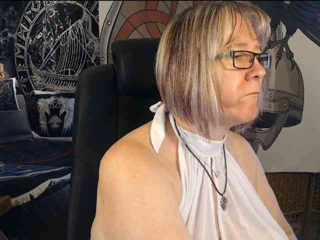 90dTitten webcam