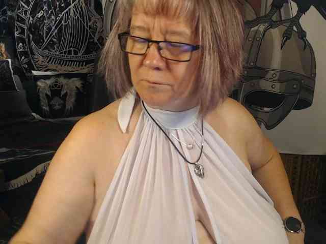 90dTitten webcam