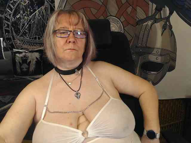 90dTitten webcam