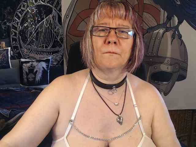 90dTitten webcam