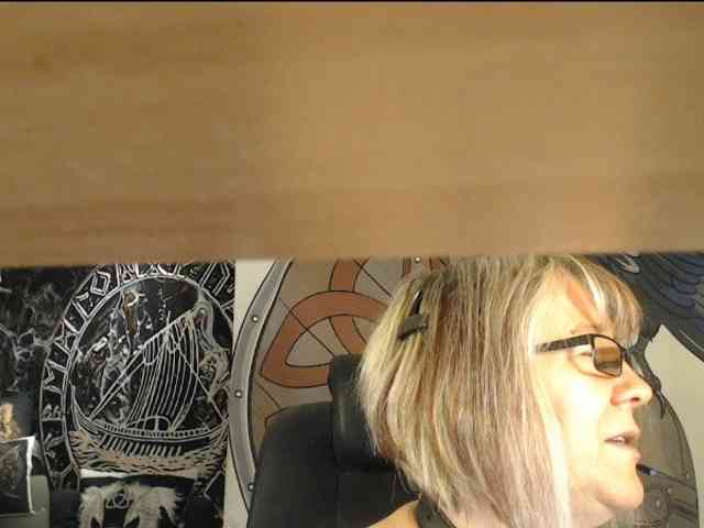 90dTitten webcam