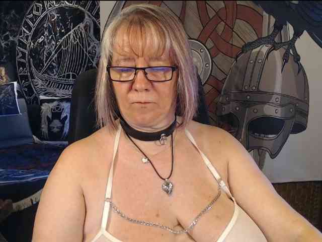 90dTitten webcam