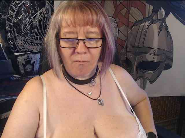 90dTitten webcam