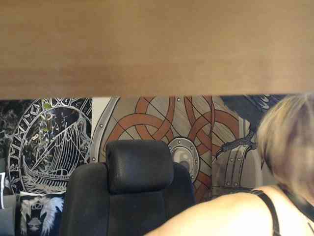 90dTitten webcam