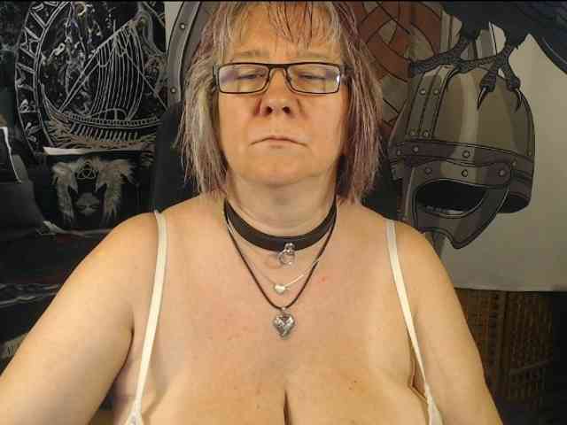 90dTitten webcam