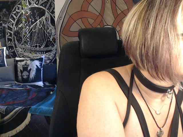 90dTitten webcam