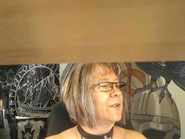 90dTitten Live Webcam on BongaCams