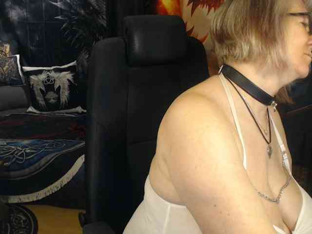 90dTitten webcam