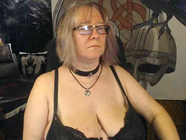90dTitten webcam