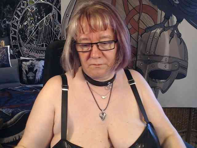 90dTitten webcam