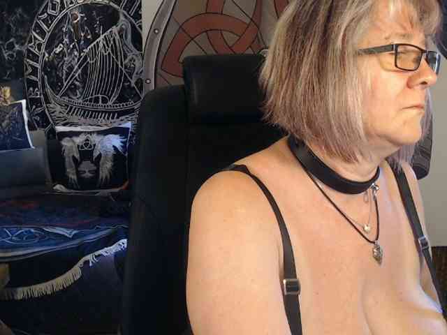 90dTitten webcam
