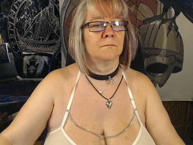 90dTitten webcam
