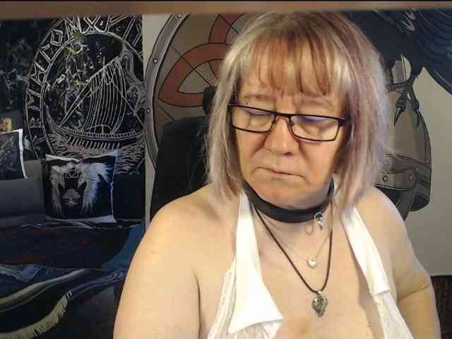 90dTitten webcam