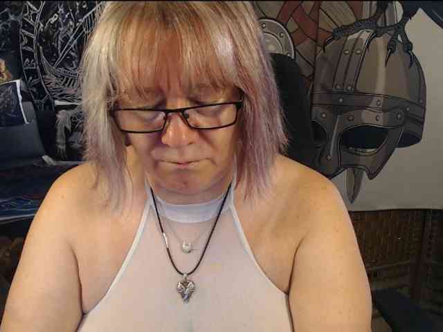 90dTitten webcam