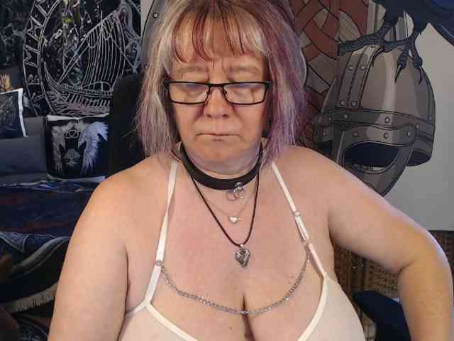 90dTitten webcam