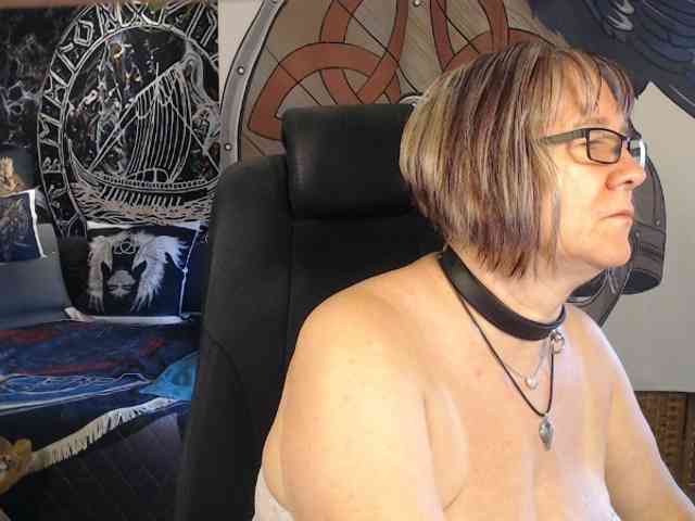 90dTitten webcam