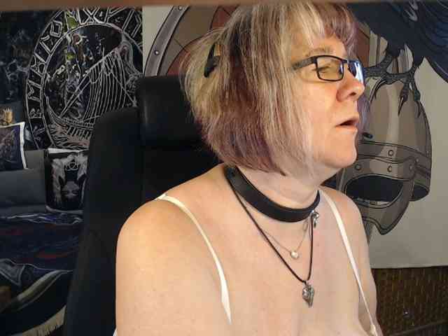 90dTitten webcam