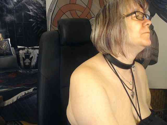 90dTitten webcam