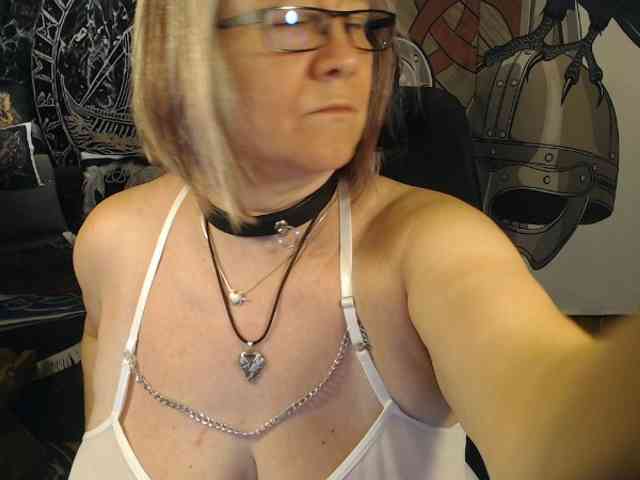 90dTitten webcam