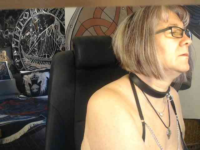 90dTitten webcam