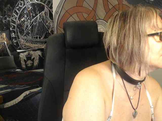 90dTitten webcam
