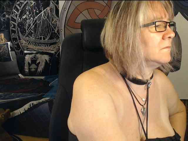 90dTitten webcam