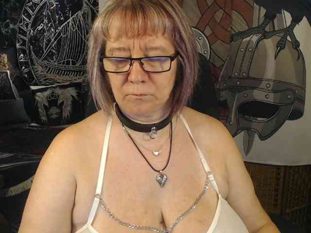 90dTitten webcam