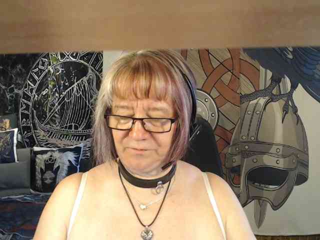 90dTitten webcam