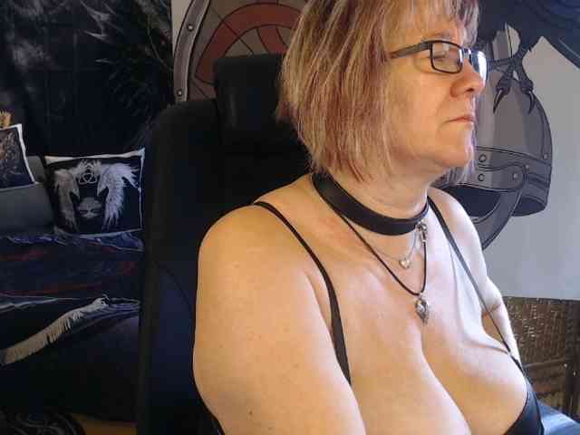 90dTitten webcam