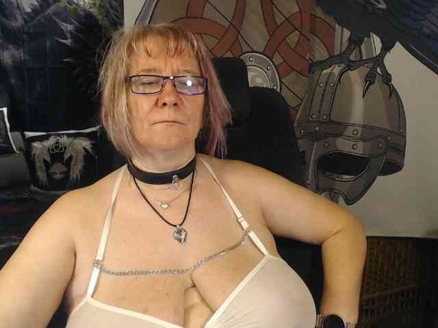90dTitten webcam