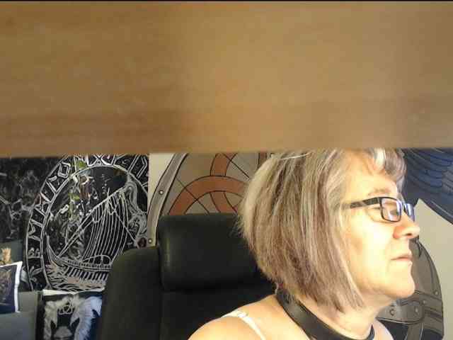 90dTitten webcam