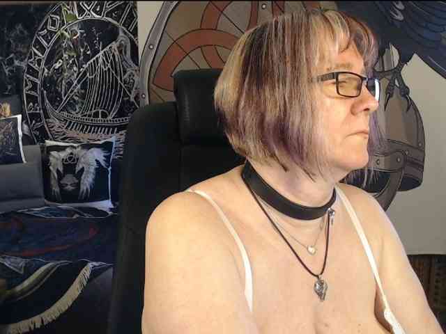 90dTitten webcam