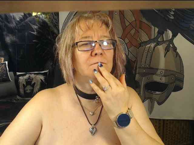 90dTitten webcam