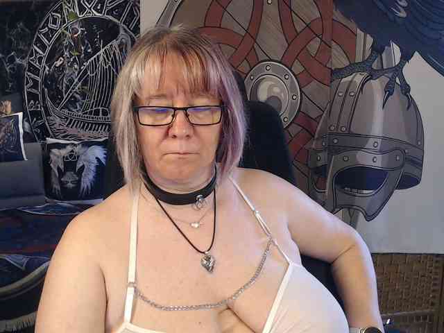 90dTitten webcam