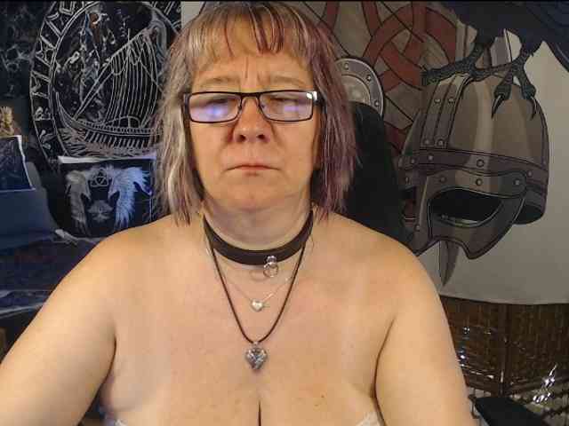 90dTitten webcam