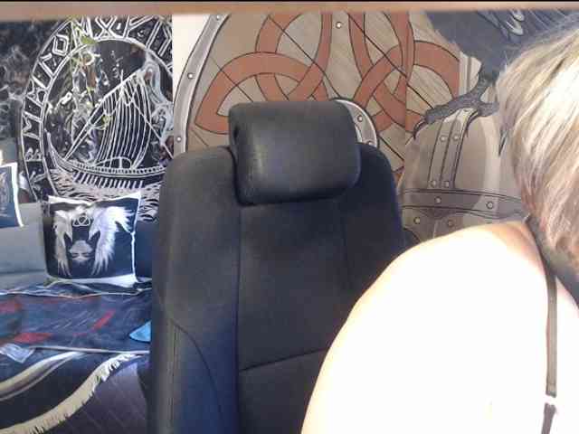 90dTitten webcam