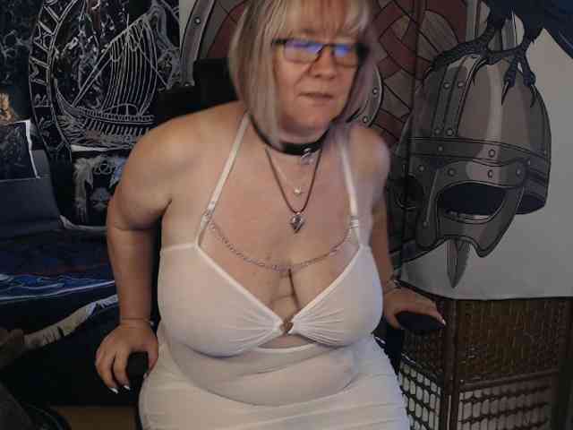 90dTitten webcam