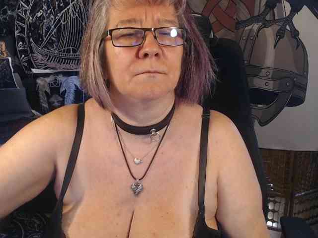 90dTitten webcam