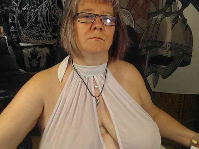 90dTitten webcam