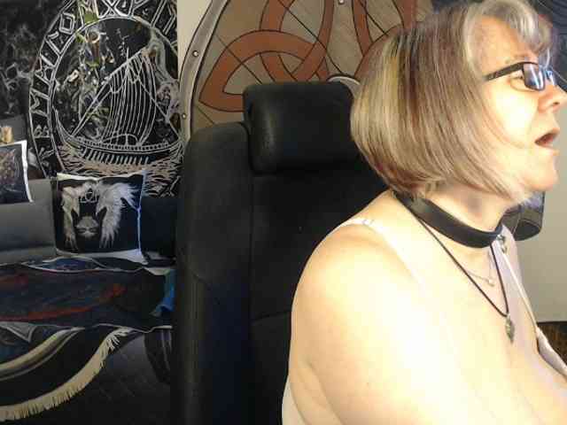 90dTitten webcam