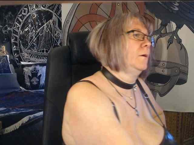 90dTitten webcam