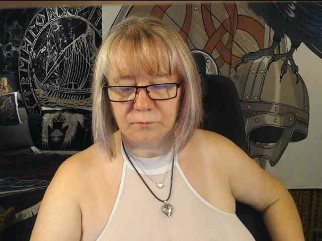 90dTitten webcam