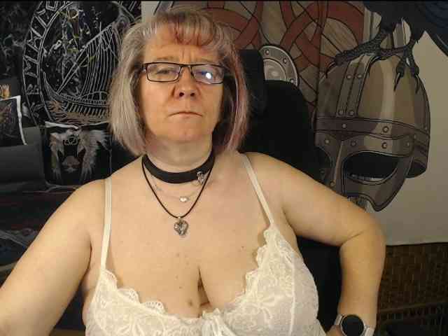 90dTitten webcam