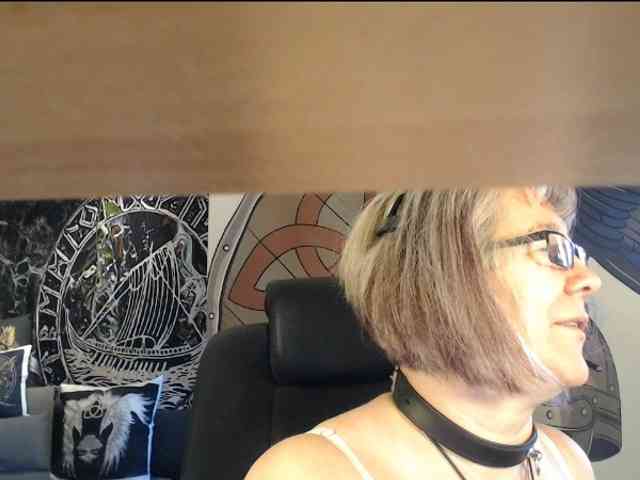 90dTitten webcam