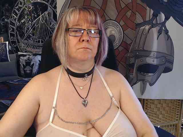 90dTitten webcam